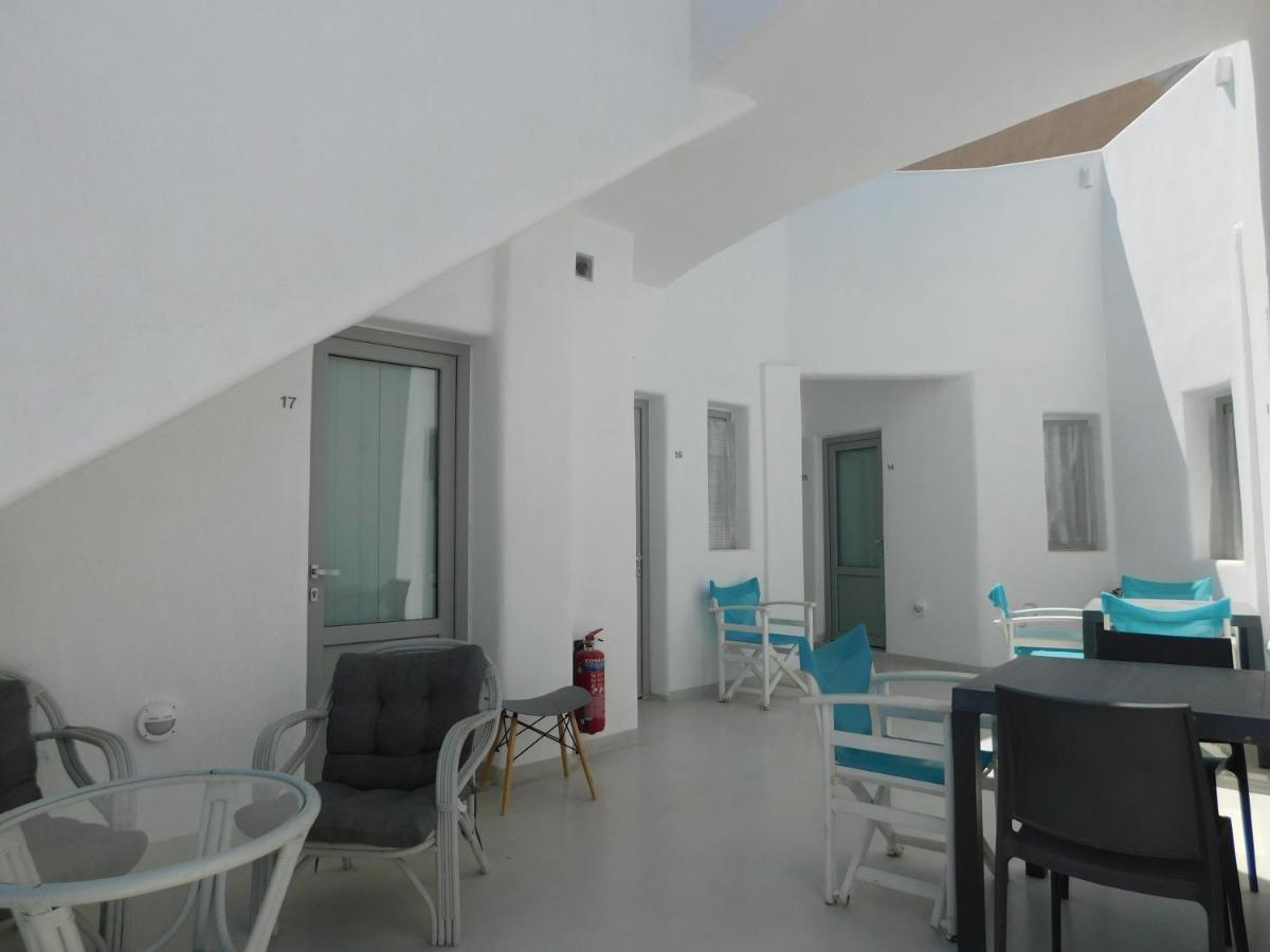 Fira Getaway - Economy Basement Rooms エクステリア 写真